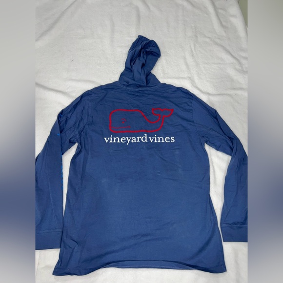 Men’s Vineyard Vines Top - Picture 2 of 4
